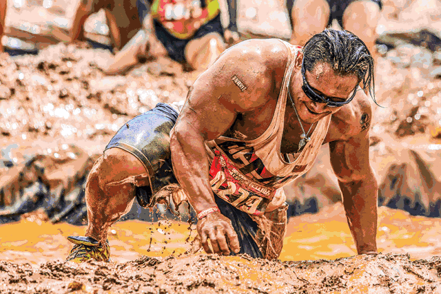 大美妞选手遇上高富帅主办方，然后他们有了情侣款“小虫子”……