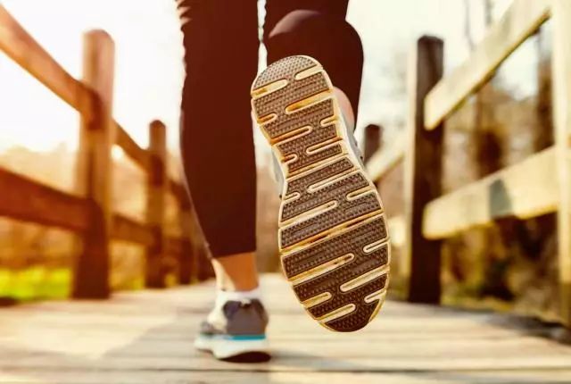 开始跑步，这些装备是必须的！