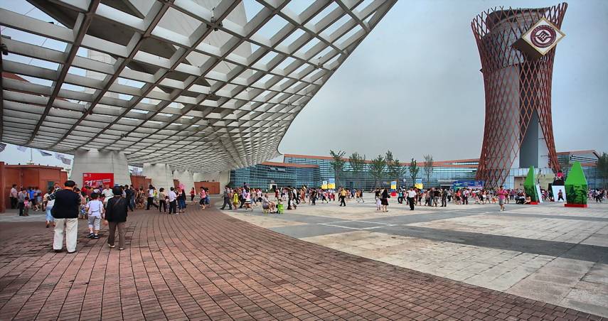 愈夜愈美丽，古城新活力——“强音酷跑节”西安站炫酷开跑