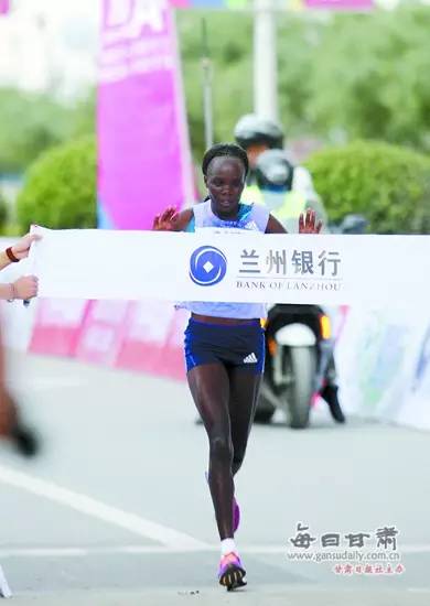 激情“兰马”涌动“中国红”