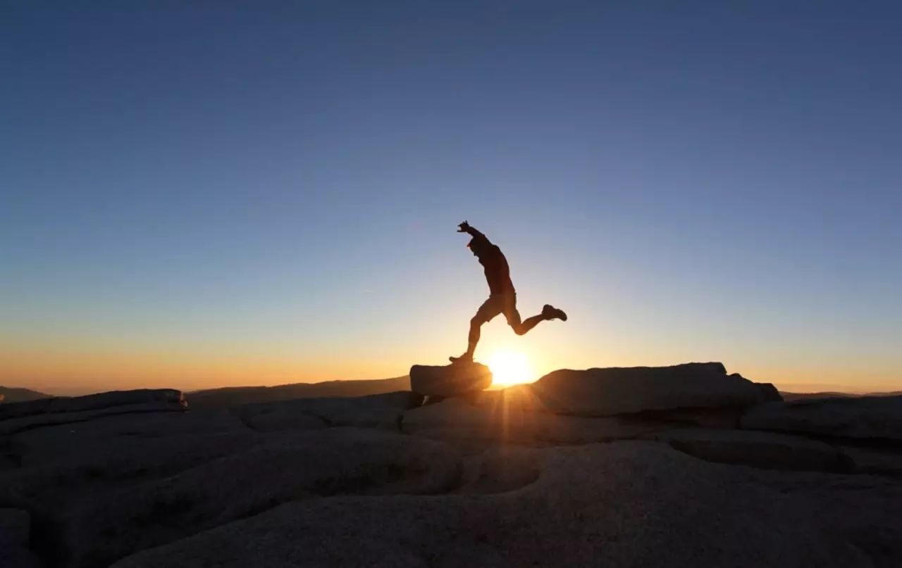 如果这世界真有奇迹，那只是努力的另一个名字。
