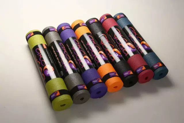 在瑜珈垫上，竟然可以做这种事...