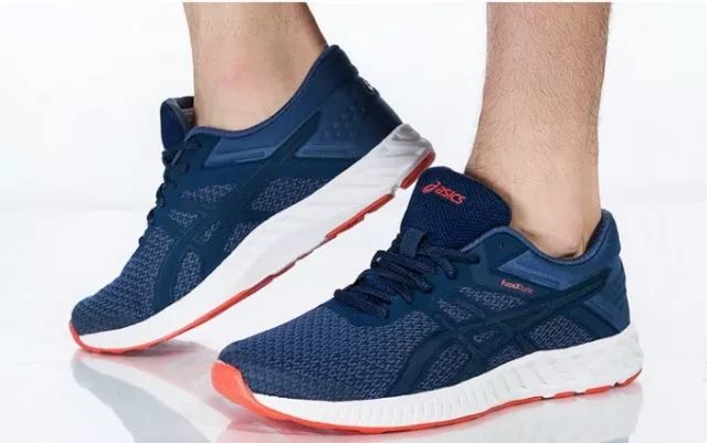 愚人节狂欢！轻奢装备贱卖