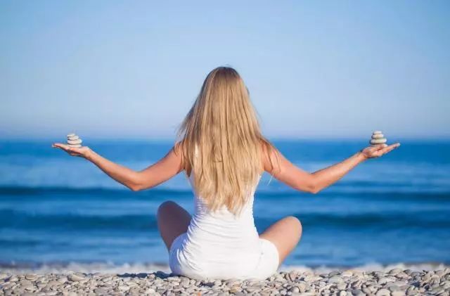 福利｜在家“摊尸”也健康？冬天运动就该这样做！