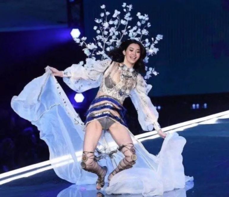 维密｜除了摔跤，别忘了身材！