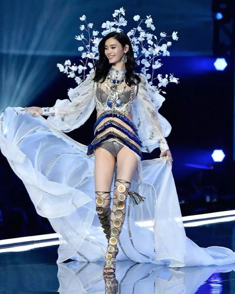 维密｜除了摔跤，别忘了身材！