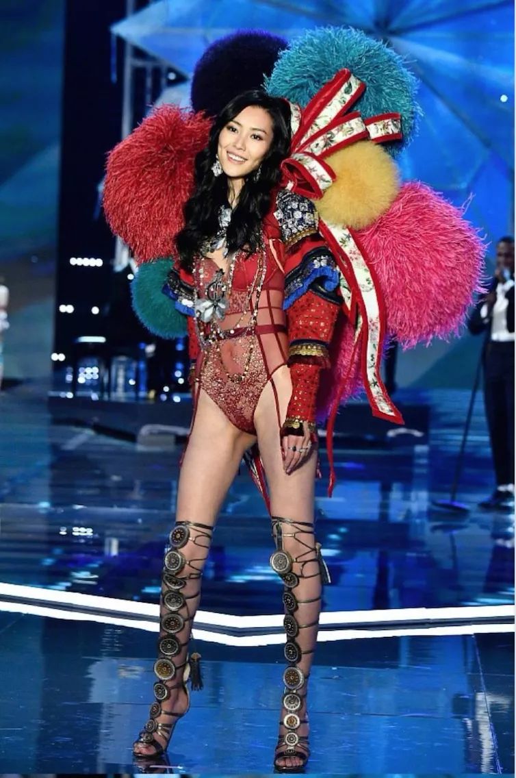 维密｜除了摔跤，别忘了身材！