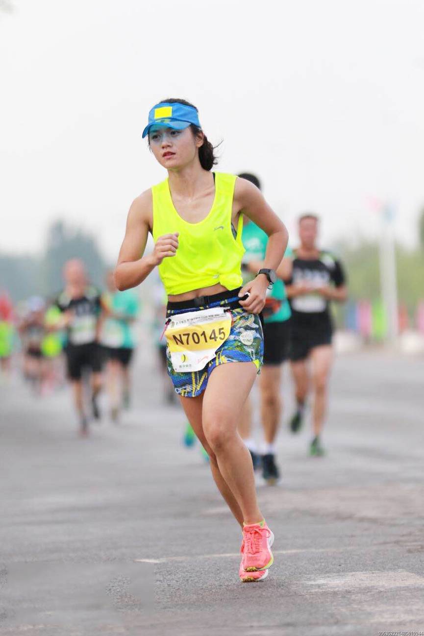 ​跑什么穿什么，定格安全跑步新姿态