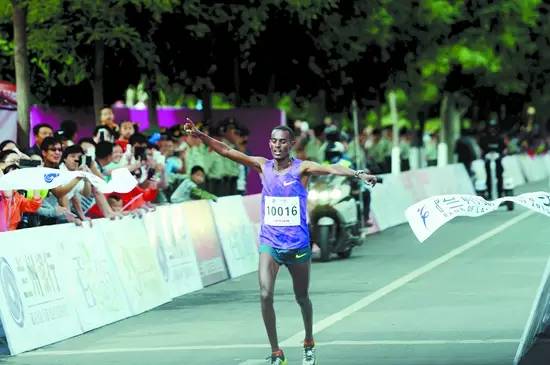 激情“兰马”涌动“中国红”