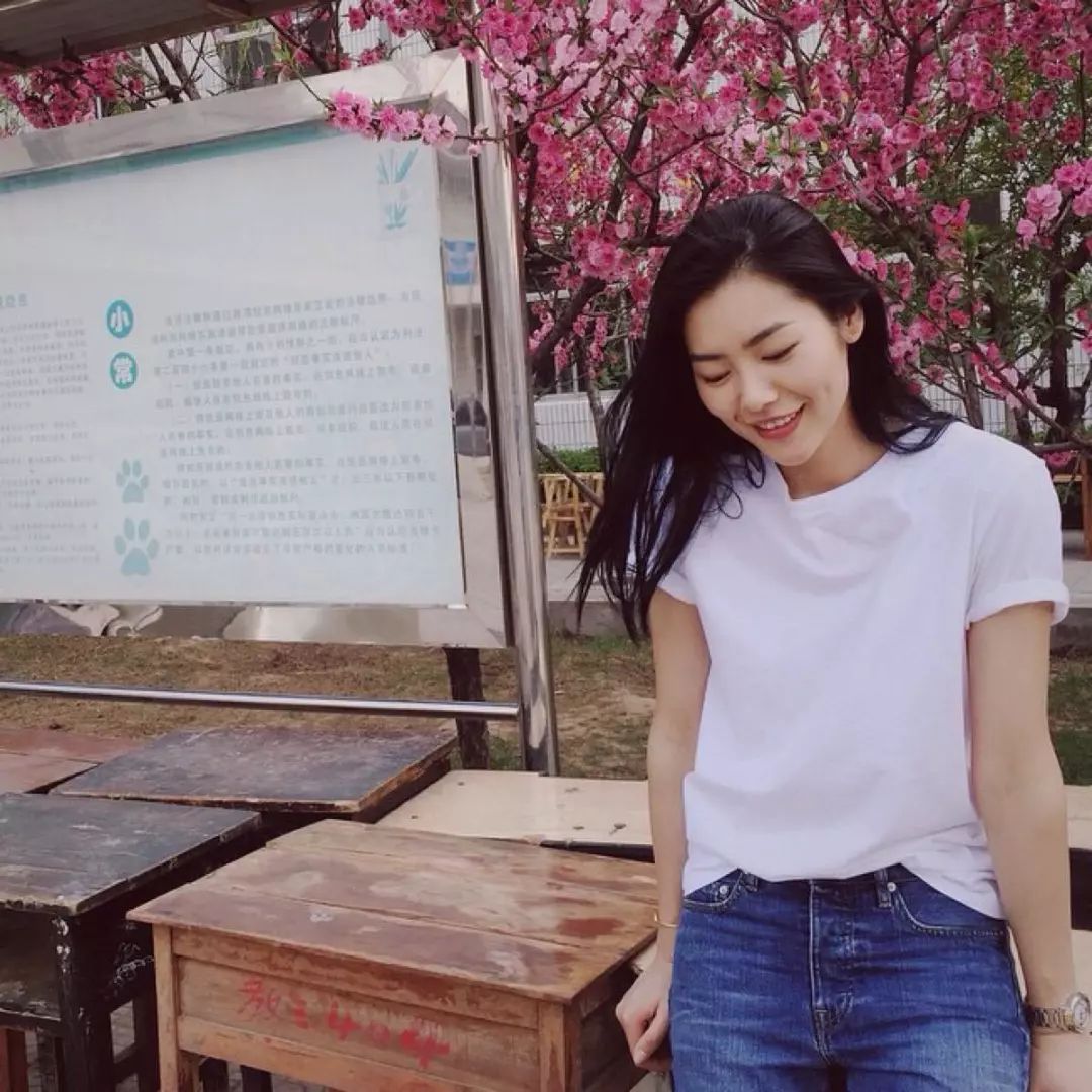 春夏穿半袖溜肩显猥琐？3个动作立即改善！