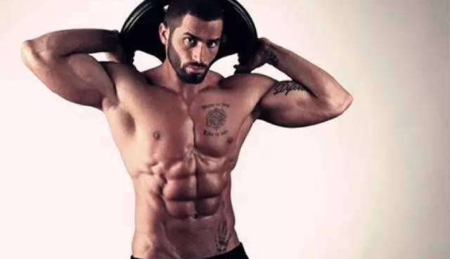 健身房撸铁&啪啪练腹肌｜你选哪个