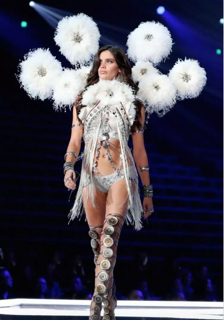 维密｜除了摔跤，别忘了身材！