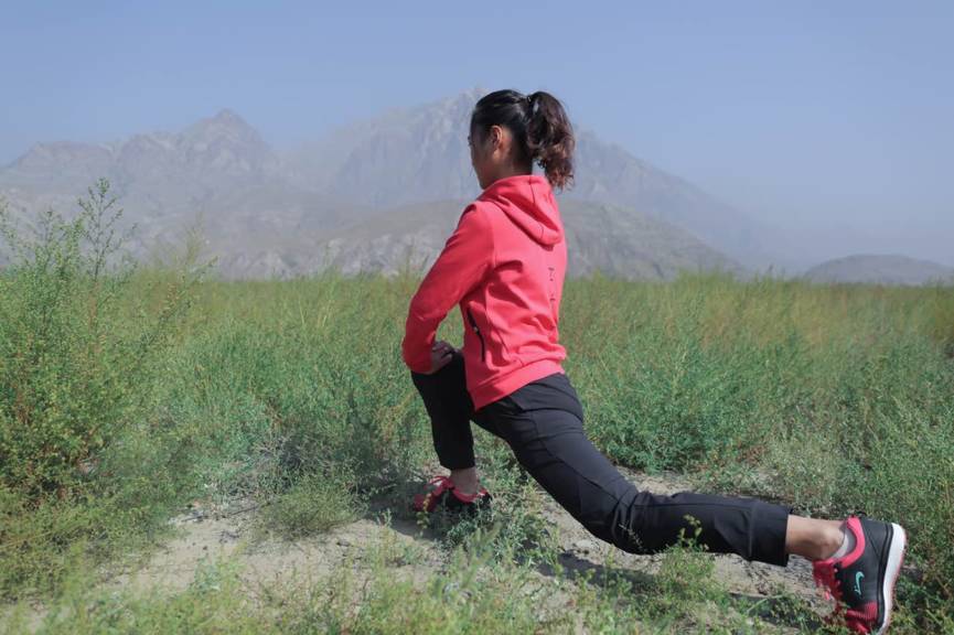 ​跑什么穿什么，定格安全跑步新姿态