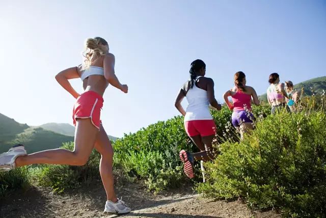 夏跑三防：脱水抽筋热伤风！