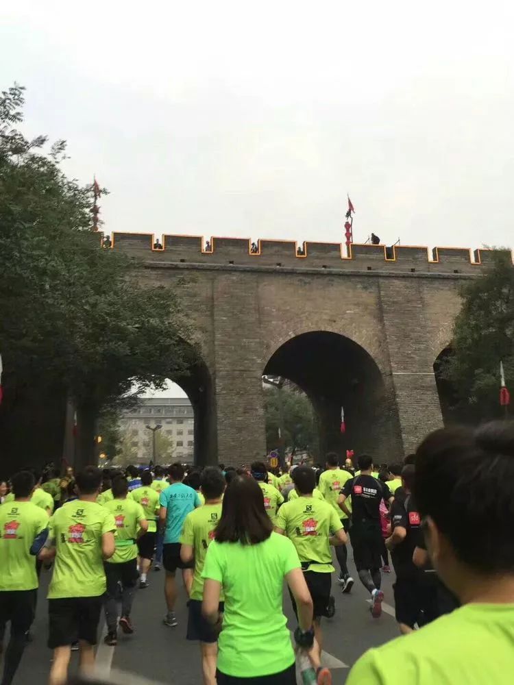 跑友分享｜彩虹伴我跑西马，一路看尽长安花