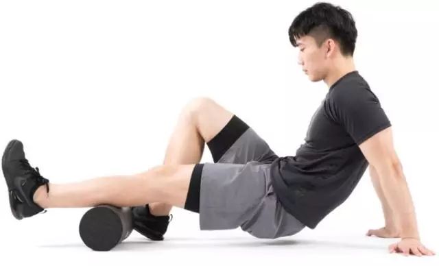 跑者肌肉放松：你需要知道的4个泡沫滚轴动作！