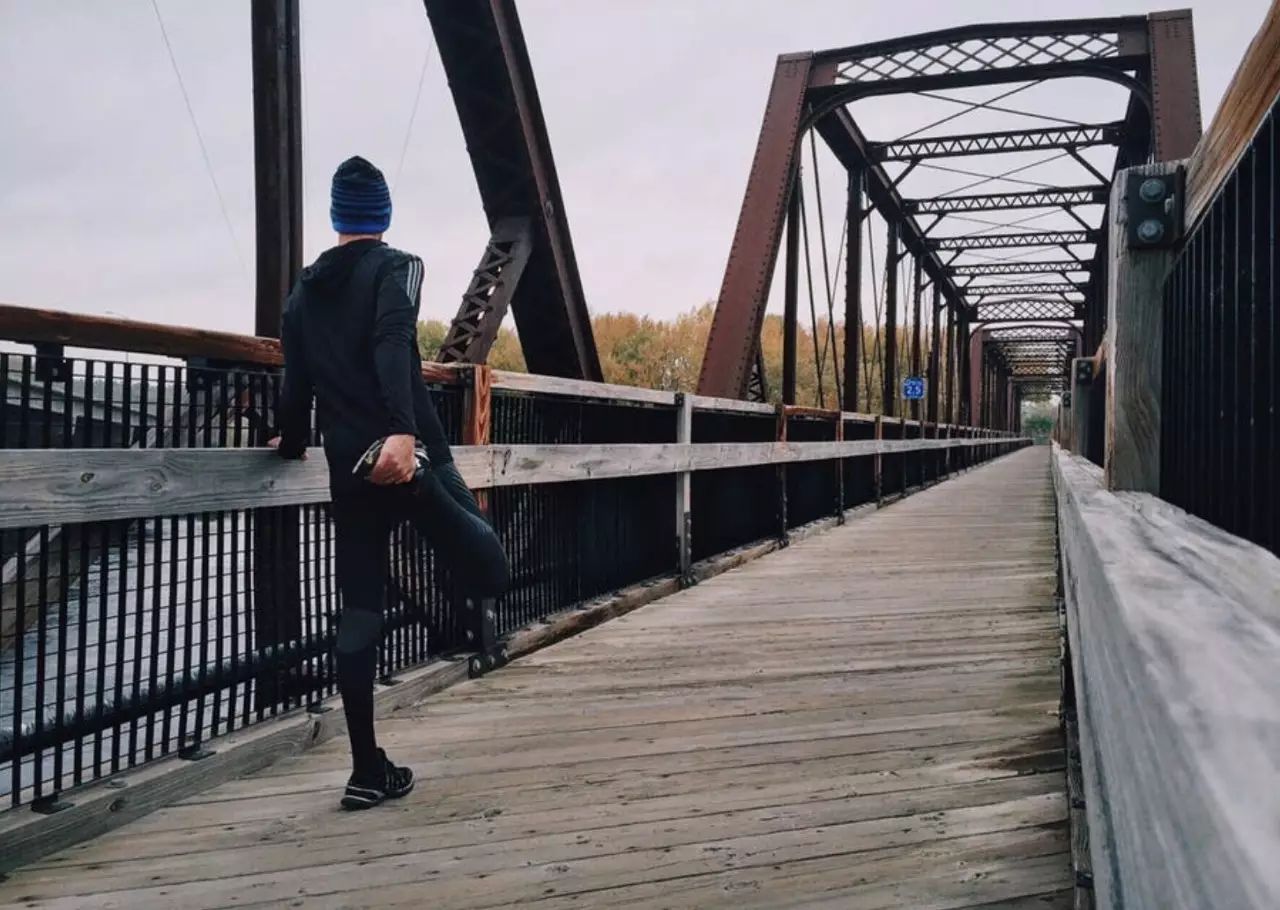 从跑鞋到旅游！ “跑步经济”已悄然成形