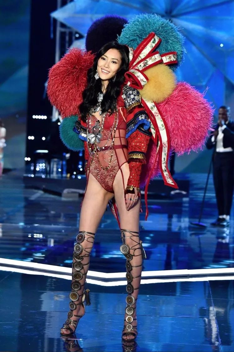 维密｜除了摔跤，别忘了身材！