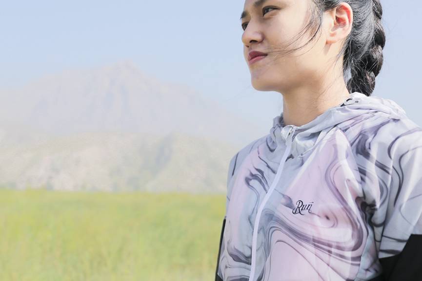 ​跑什么穿什么，定格安全跑步新姿态