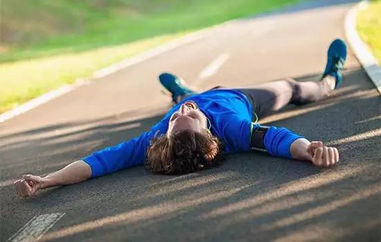 比赛日跑者最常见的伤害，你该这样避免！
