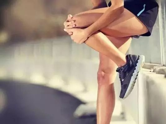 膝关节损伤不可逆！跑步要注意！