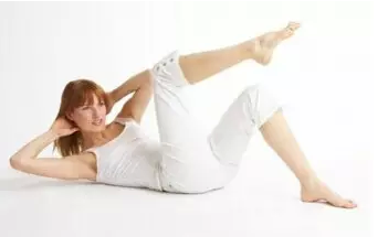 火热夏天秀出火辣“马甲线”