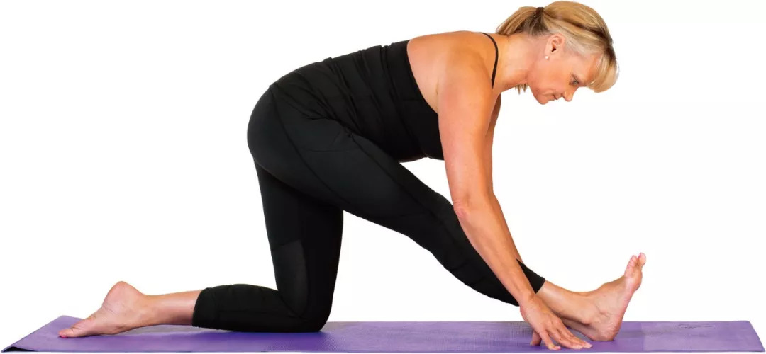 髋部太紧跑不快？每天5个体式帮你打开髋部