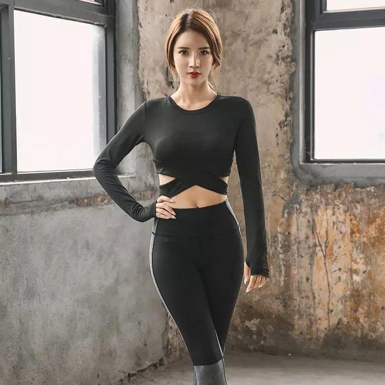 秋季跑步女款装备上新，运动风中的小性感！美到害羞！