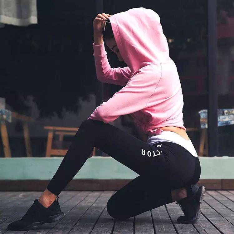 秋季跑步女款装备上新，运动风中的小性感！美到害羞！