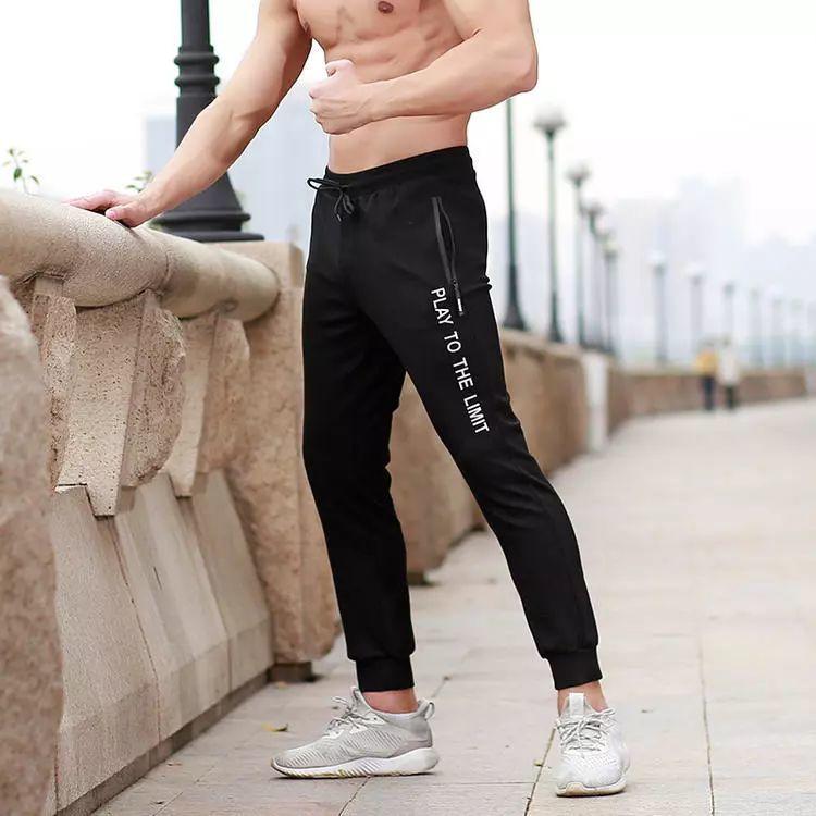 内搭＋外套！今年秋季跑步，这么穿才Skr~