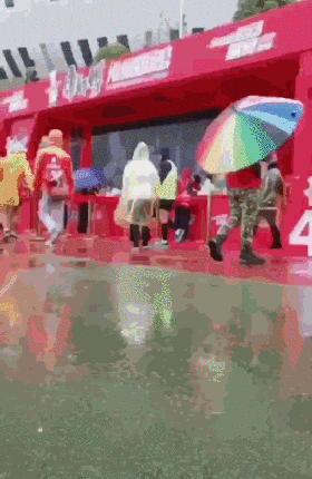 超级空投！惊现长沙马拉松