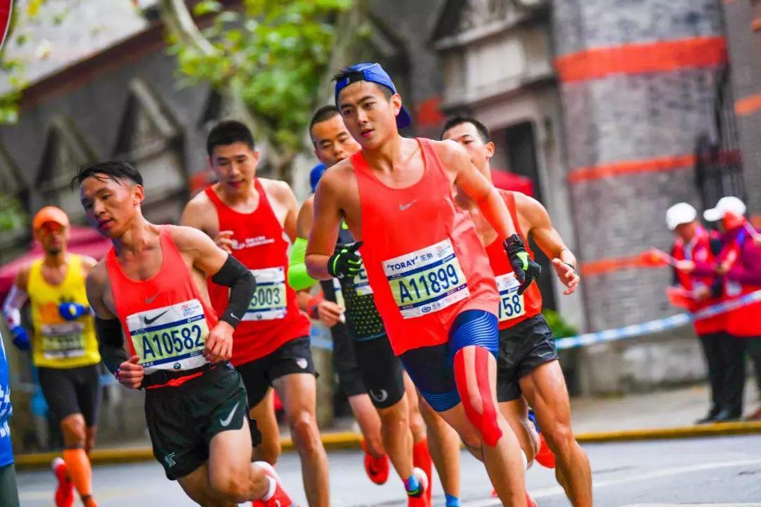 2018上海马拉松，NIKE放出来一群跑步疯子