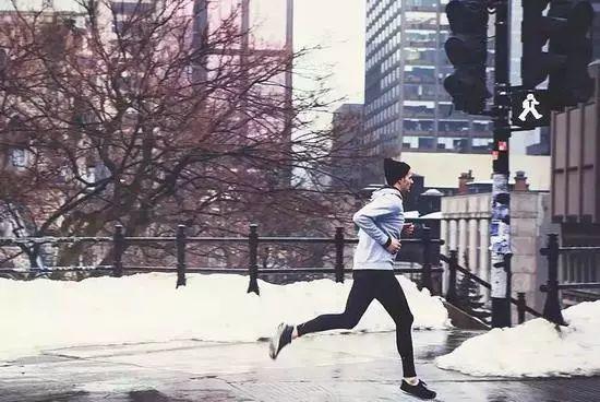 冬天跑步怎么热身？什么时候跑最合适？