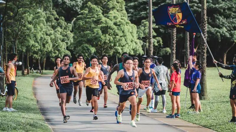 跑步时候的这三个行为,真是危险又烦人! 跑步时候的这三个行为,真是危险又烦人!