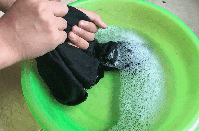 感觉自己在“裸奔”!这件50min速干冰丝网孔背心,超薄透气,穿上完全没有存在感! 感觉自己在“裸奔”!这件50min速干冰丝网孔背心,超薄透气,穿上完全没有存在感!