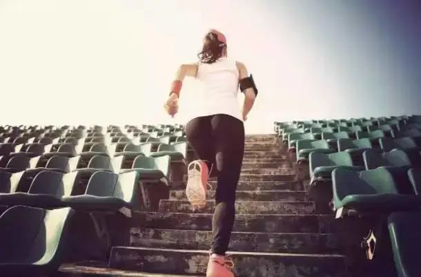 良好的跑步姿势更节省体力，论优雅跑姿是怎样炼成的