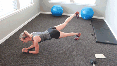 平板支撑进阶款,核心训练事半功倍! 平板支撑进阶款,核心训练事半功倍!