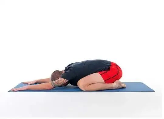 8项瑜伽基础的拉伸，缓解髋关节紧张
