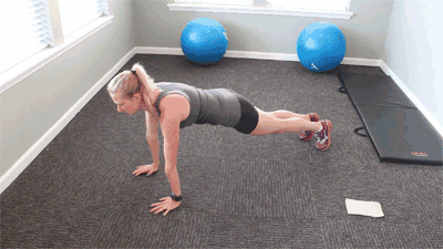 平板支撑进阶款,核心训练事半功倍! 平板支撑进阶款,核心训练事半功倍!