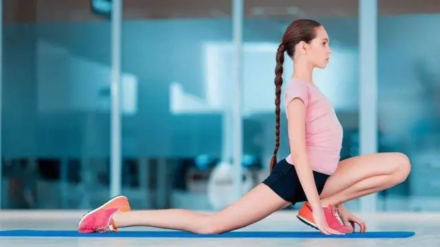 6组简单拉伸&按摩,告别“跑步萝卜腿”! 6组简单拉伸&按摩,告别“跑步萝卜腿”!