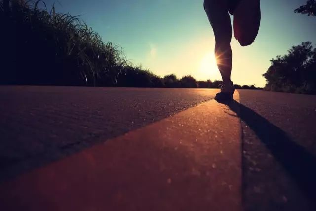 快跑练肌肉，慢跑才瘦腿！