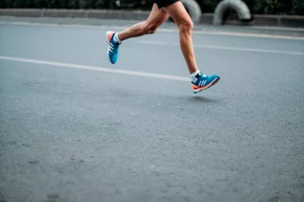 跑步爱好者怎样才能保护好自己的双脚？