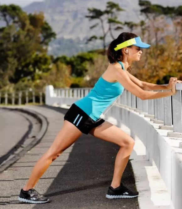 10 个最佳的运动后拉伸动作,赶紧学起来~ 10 个最佳的运动后拉伸动作,赶紧学起来~