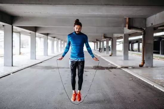 跑者别小看跳绳，既能热身也能作为交叉训练