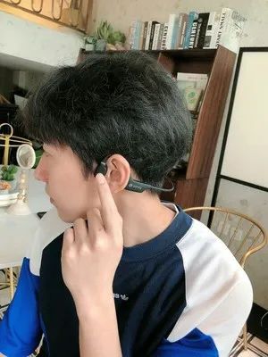火遍运动圈的骨传导耳机,戴一整天都不会痛,航天员都用它! 火遍运动圈的骨传导耳机,戴一整天都不会痛,航天员都用它!